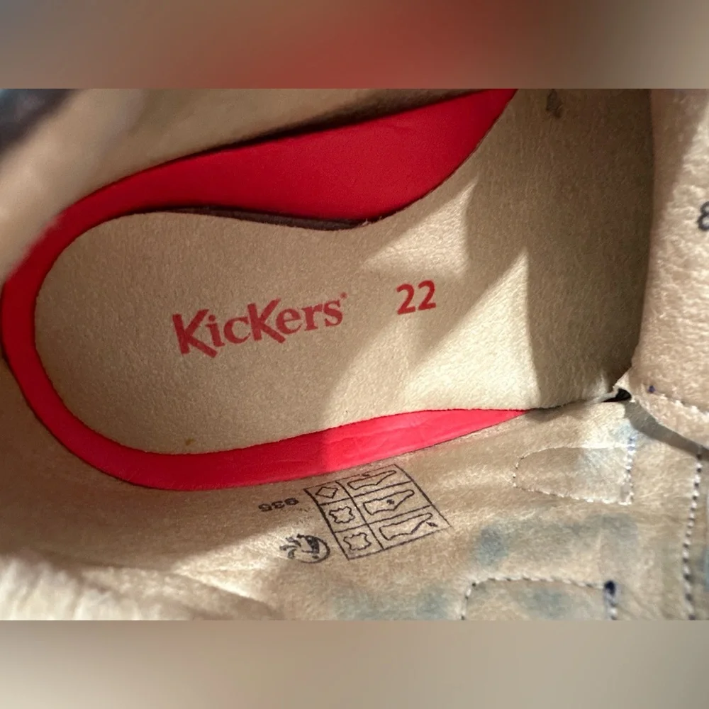 Kickers navy blue kids shoes. Size 22. US size 6. Great pre-owned condition.